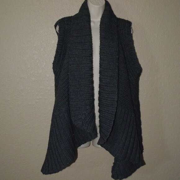 Michelle Mason Sweaters - Sz S Michelle Mason Gray Cable Knit Sleeveless Cardigan Sweater Vest